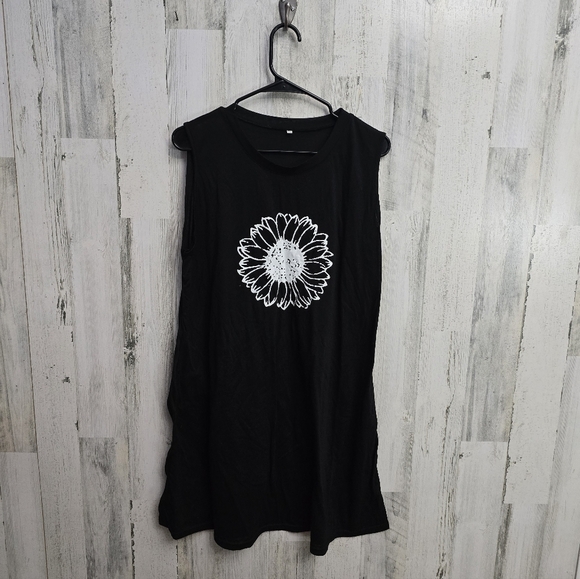 Tops - Black Sleeveless Top with White Floral Design Womens Plus Size 5XL Unbranded